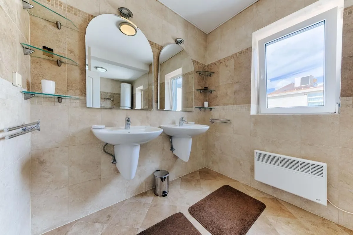 Prodaja, trosoban stan, 139m², Sveti Stefan, Budva