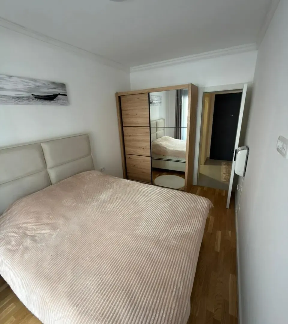 Izdavanje, jednosoban stan, 42m², Stari Aerodrom, Podgorica