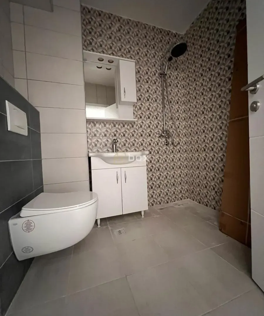 Prodaja, trosoban stan, 79m², Medijana, Niš