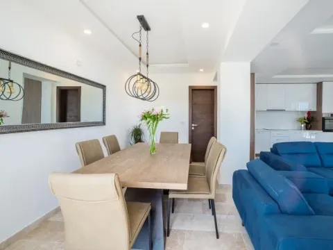 Sale, house, 170m², Bečići, Budva - image 9