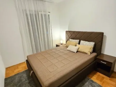 Izdavanje, jednosoban stan, 45m², Stari Aerodrom, Podgorica - image 6