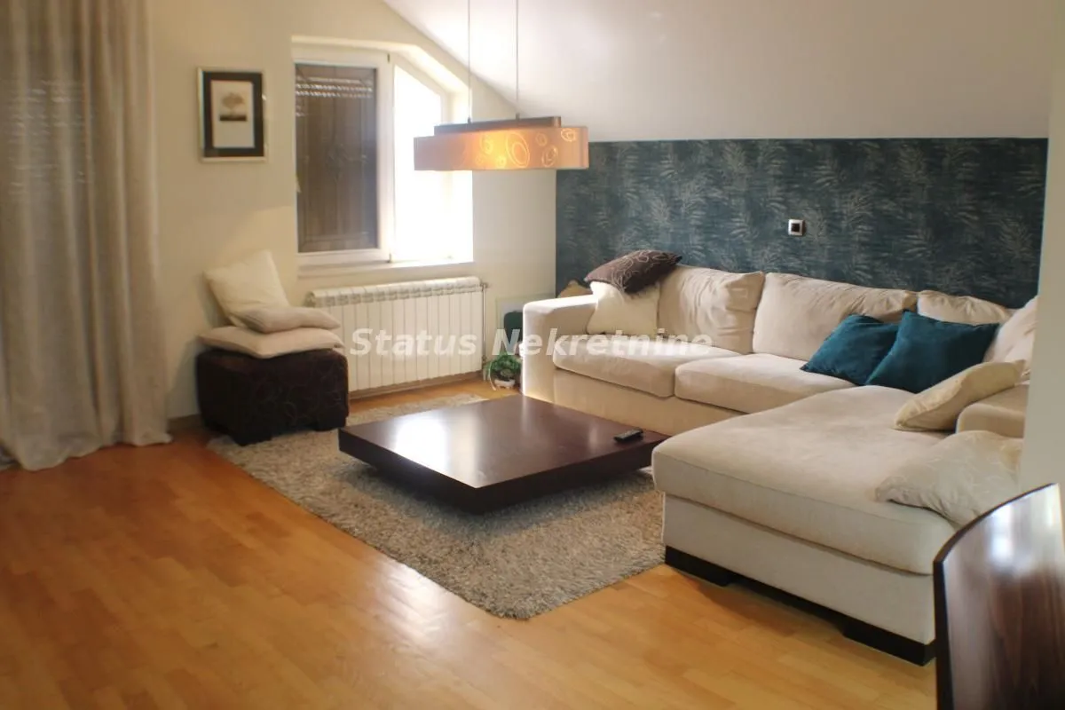 Prodaja, poslovni prostor, 613m², Beočin, Srbija
