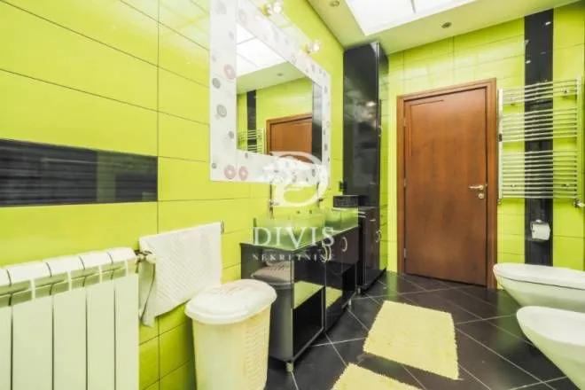 Sale, apartment, 250m², Cvetni Trg, Vračar Sve Podlokacije