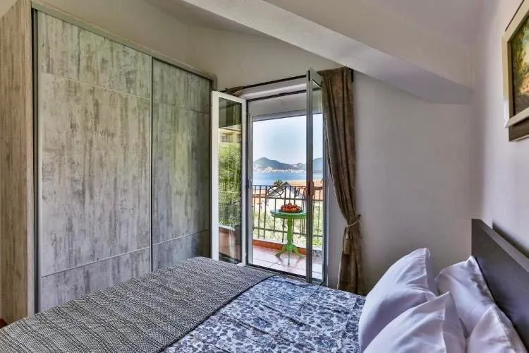 Prodaja, trosoban stan, 105m², Sveti Stefan, Budva