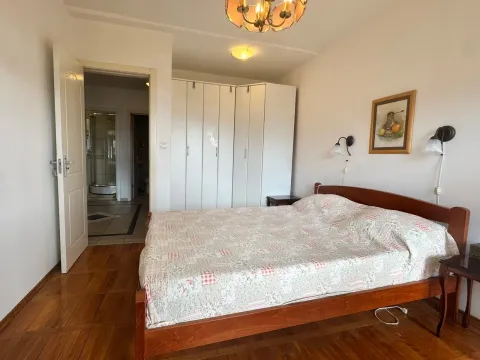 Izdavanje, jednosoban stan, 75m², Centar, Tivat - image 10