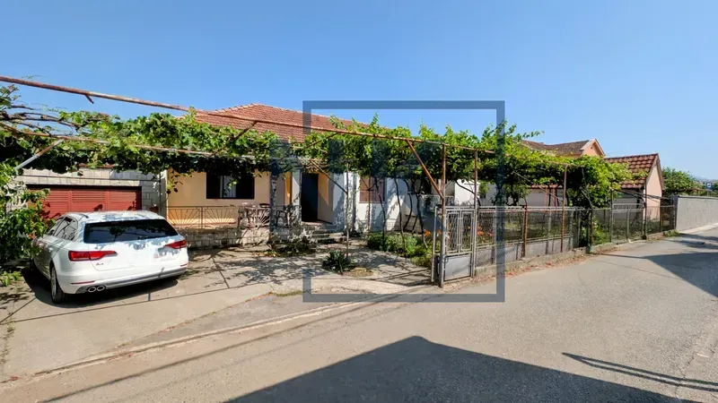 Prodaja, kuća, 120m², Gornja Gorica, Podgorica