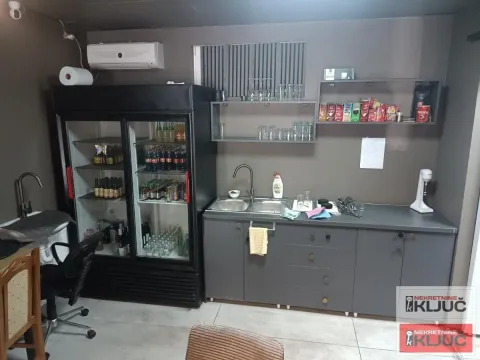 Izdavanje, ugostiteljski objekat, 200m², Sajmište, Novi Sad - image 22