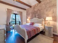 Sale, house, 193m², Dobrota, Kotor - image 11