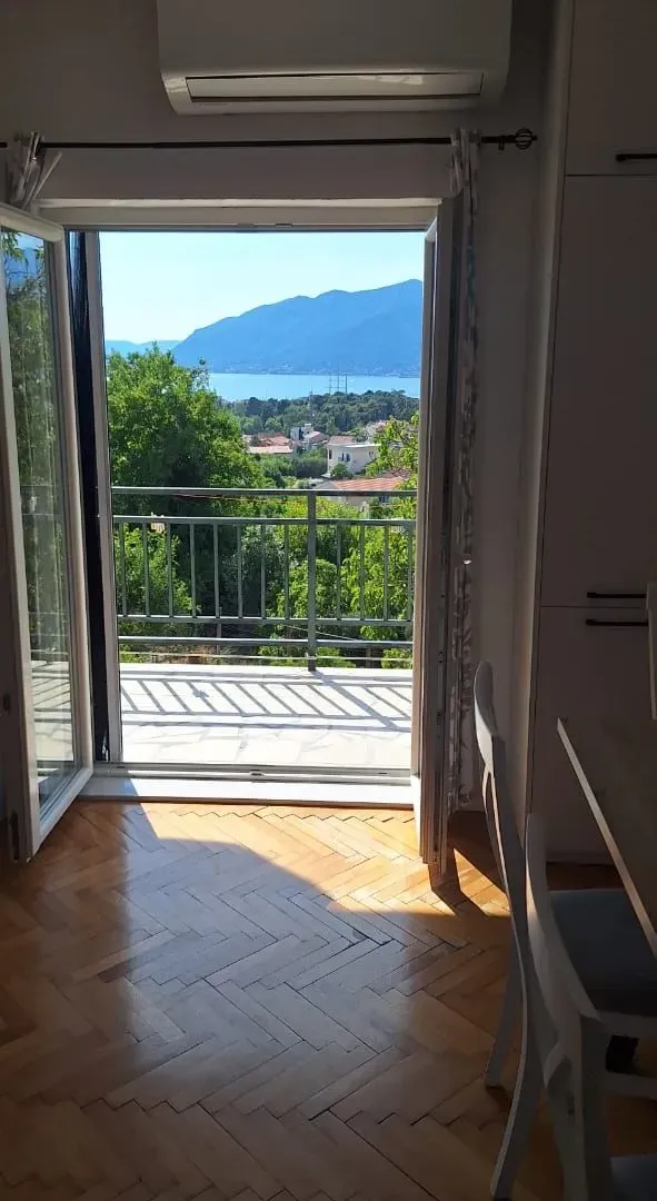 Rent, two bedroom apartment, 80m², Tripovići, Tivat