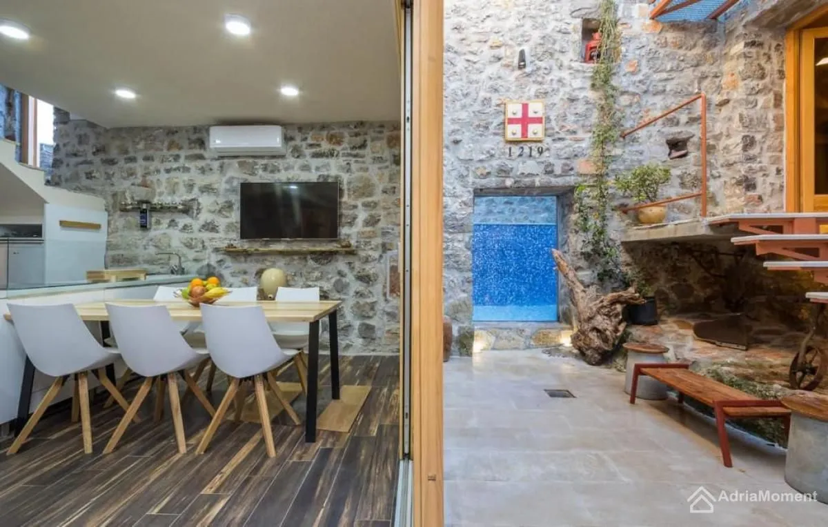 Sale, house, 216m², Đuraševići, Tivat