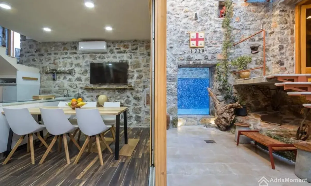 Sale, house, 216m², Đuraševići, Tivat