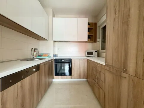 Izdavanje, jednosoban stan, 56m², City Kvart, Podgorica - image 6