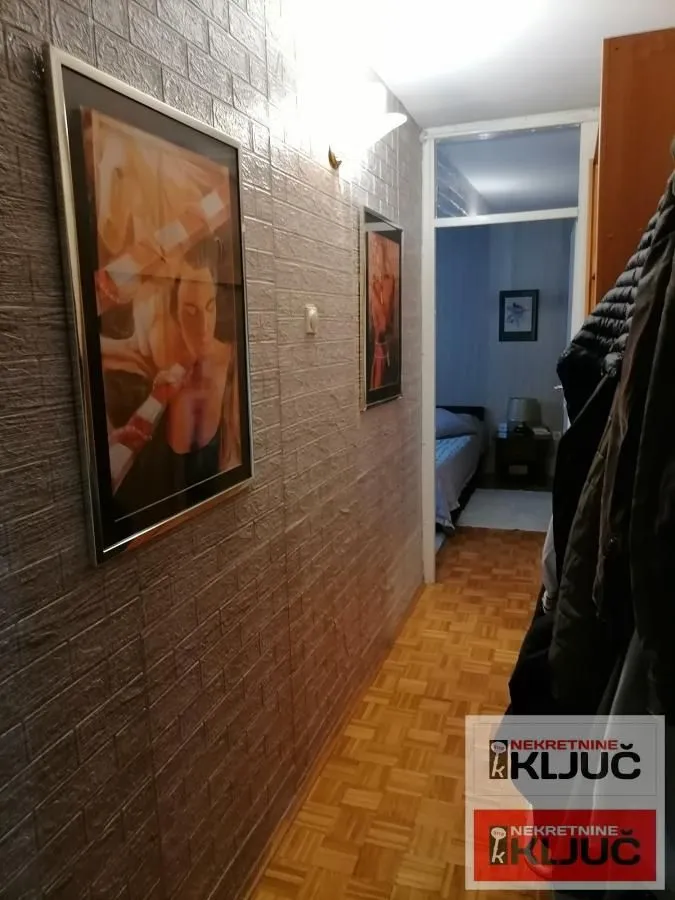 Prodaja, četvorosoban stan, 84m², Novo naselje, Novi Sad