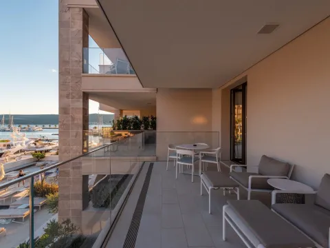 Prodaja, jednosoban stan, 80m², Porto Montenegro, Tivat - image 3