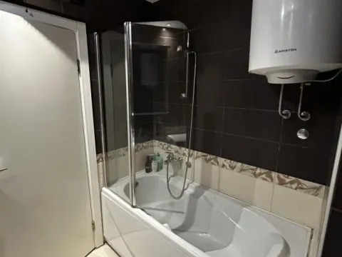 Rent, two bedroom apartment, 50m², Vračar Sve Podlokacije, Beograd - image 8