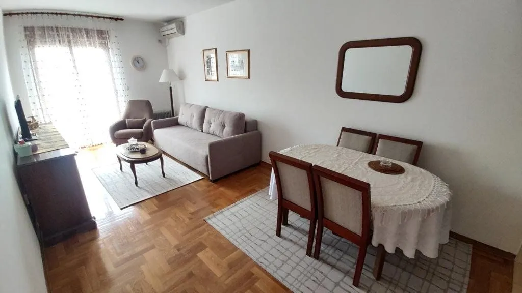 Izdavanje, jednosoban stan, 50m², Preko Morače, Podgorica