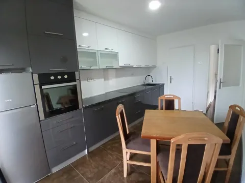 Izdavanje, dvosoban stan, 58m², Vašarište, Jagodina - image 13