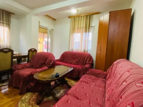 Rent, studio apartment, 30m², Blok 9, Podgorica - image 1