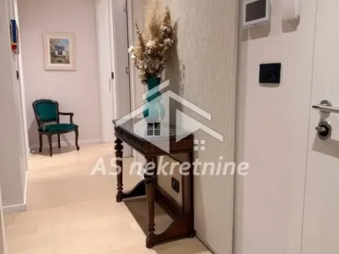 Izdavanje, četvorosoban stan, 103m², Stari Grad, Beograd - image 17
