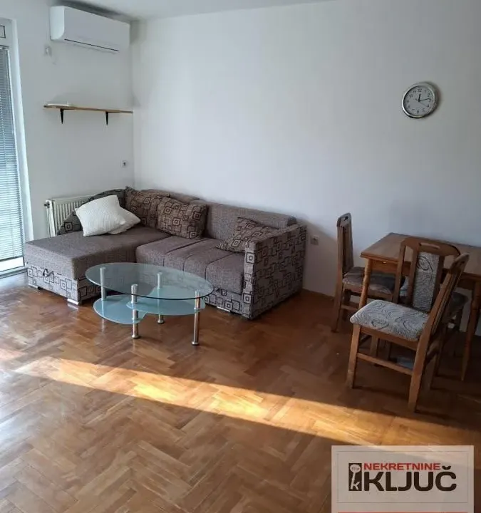 Izdavanje, jednosoban stan, 44m², Novo naselje, Novi Sad