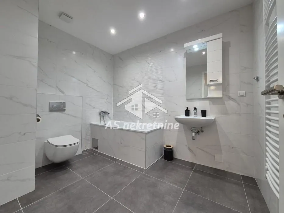 Izdavanje, trosoban stan, 95m², Trošarina, Voždovac Sve Podlokacije