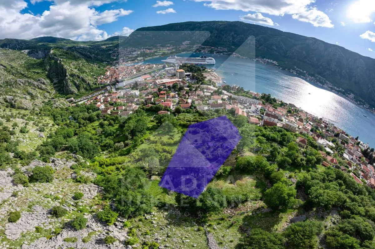 Prodaja, plac, 1700m², Dobrota, Kotor
