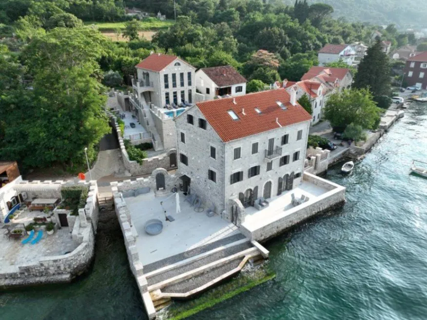 Sale, house, 731m², Stoliv, Kotor