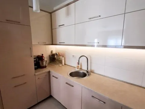 Prodaja, dvosoban stan, 72m², City Kvart, Podgorica - image 8