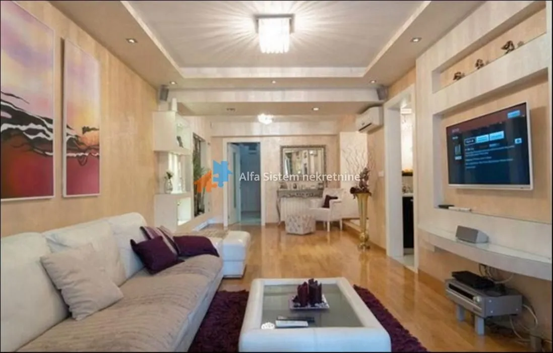 Rent, three bedroom apartment, 83m², Stari Grad, Beograd