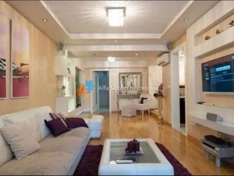 Izdavanje, trosoban stan, 83m², Stari Grad, Beograd