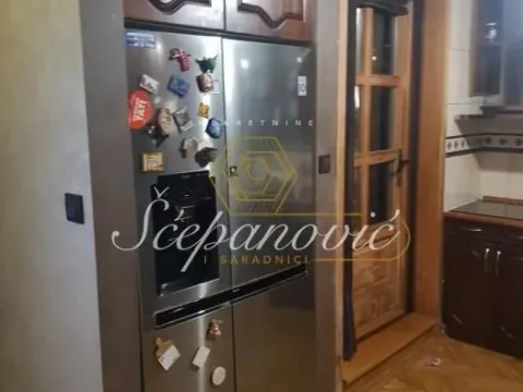 Izdavanje, kuća, 165m², Sremska Kamenica, Petrovaradin - image 8