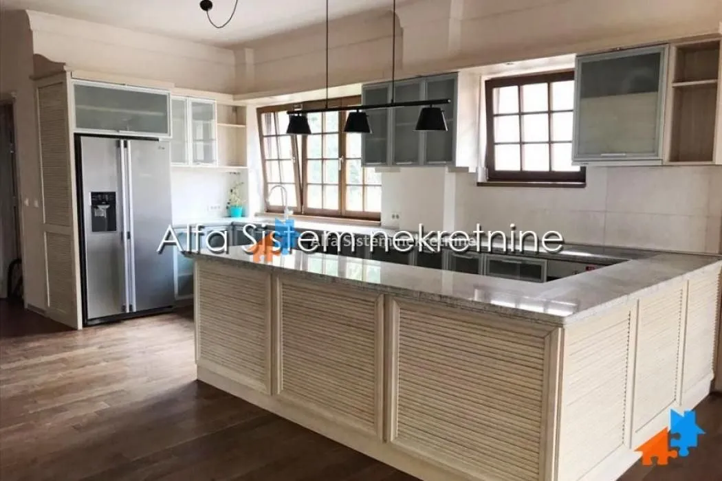 Izdavanje, stan, 200m², Savski Venac, Beograd