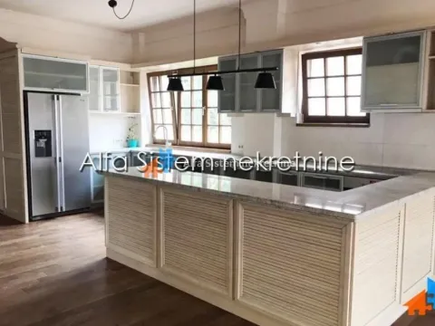 Rent, apartment, 200m², Savski Venac, Beograd - image 8