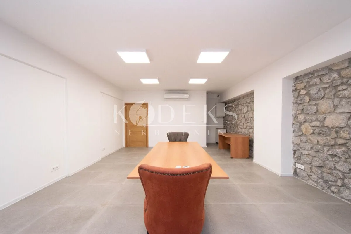 Izdavanje, poslovni prostor, 120m², Centar, Podgorica