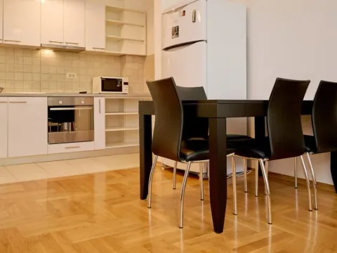 Sale, two bedroom apartment, 68m², Bečići, Budva - image 1