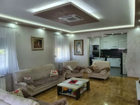 Sale, house, 180m², Gornja Gorica, Podgorica - image 9