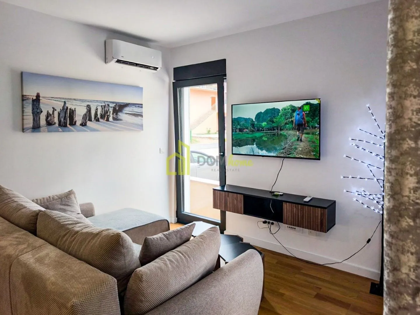 Izdavanje, dvosoban stan, 54m², Bijela, Herceg Novi