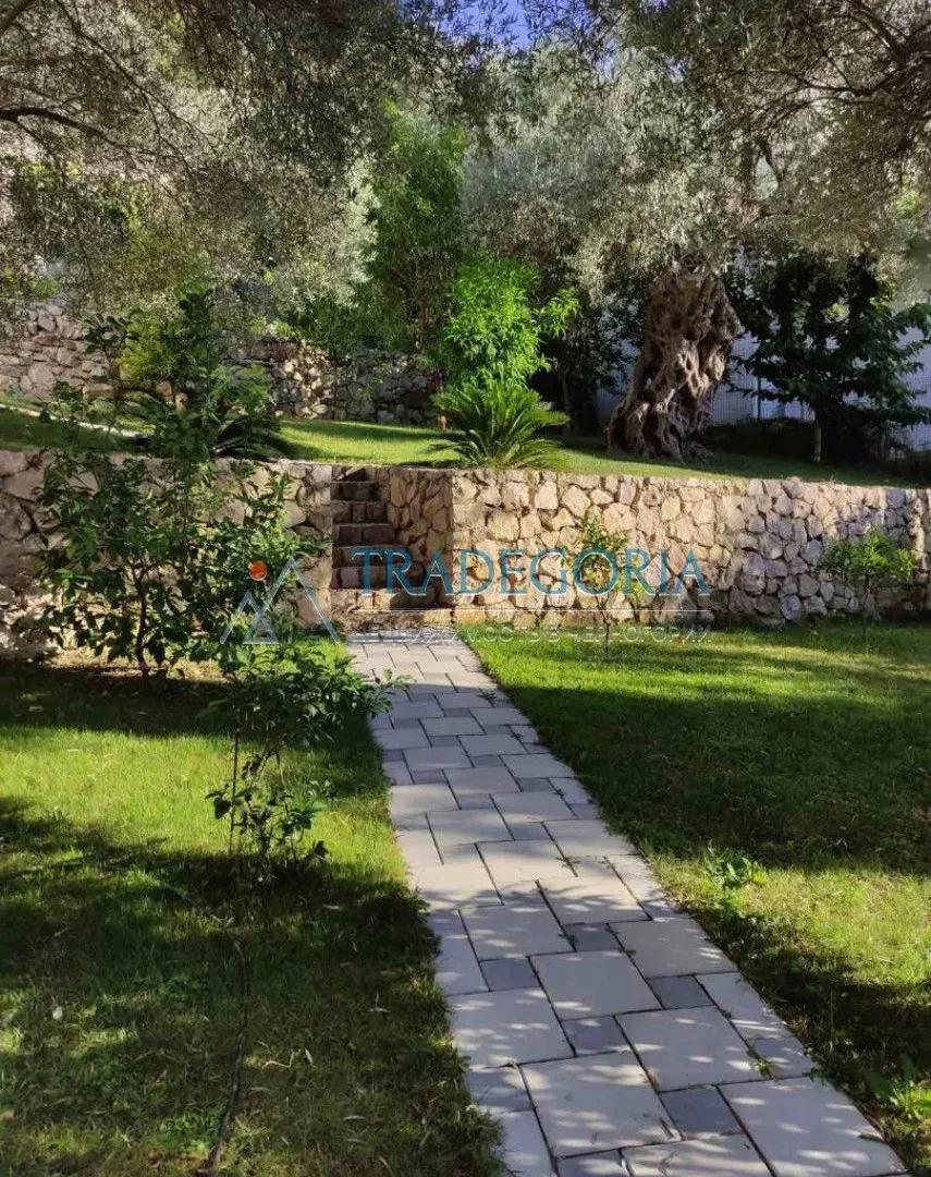 Prodaja, kuća, 350m², Bar, Crna Gora