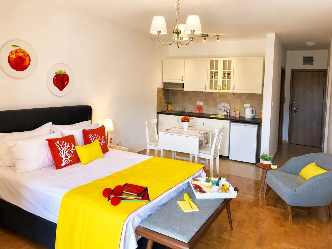 Rent, studio apartment, 40m², Bečići, Budva