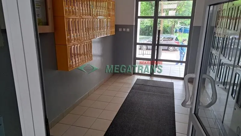 Izdavanje, dvosoban stan, 42m², Centar, Novi Sad
