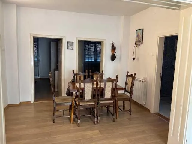 Prodaja, kuća, 103m², Centar, Inđija