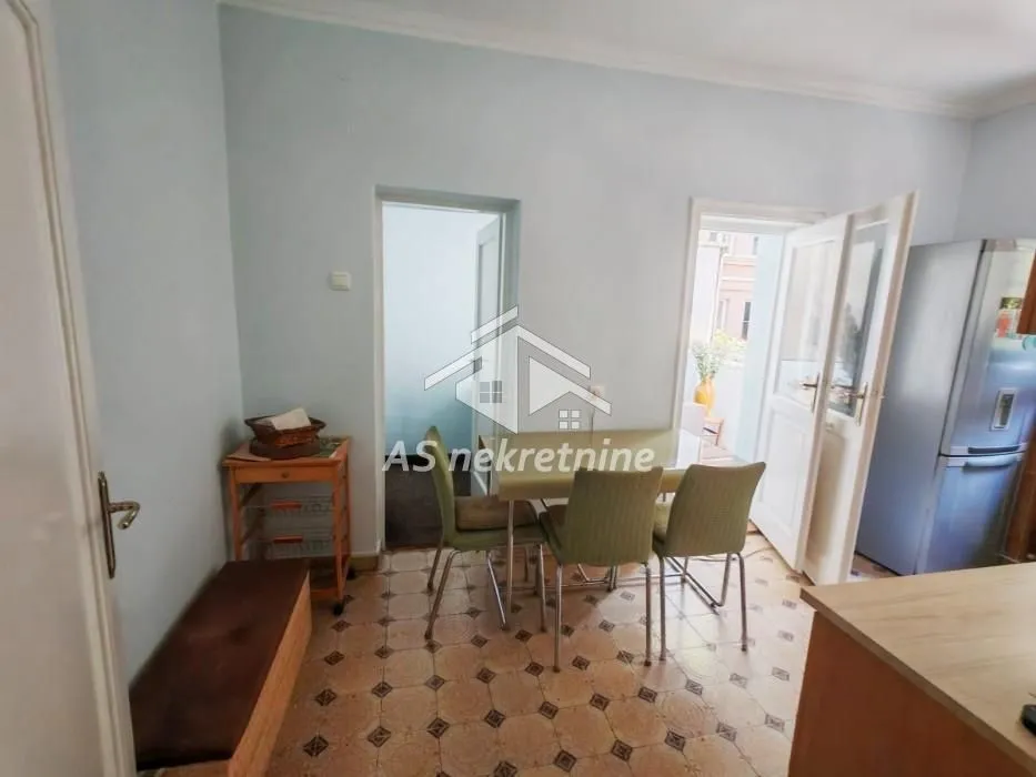 Izdavanje, jednosoban stan, 44m², Slavija, Vračar Sve Podlokacije