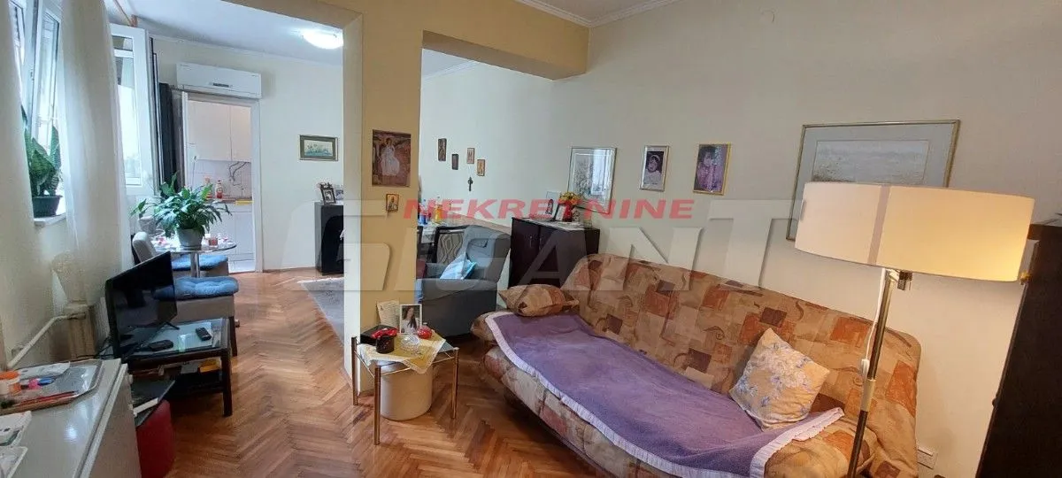 Prodaja, trosoban stan, 87m², Severni Bulevar, Zvezdara Sve Podlokacije