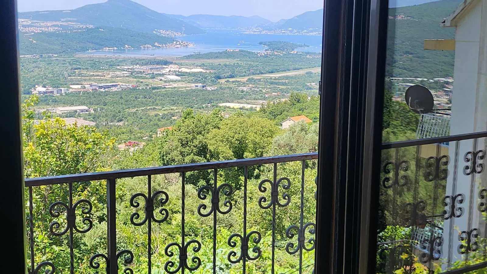 Rent, two bedroom apartment, 70m², Dub, Kotor
