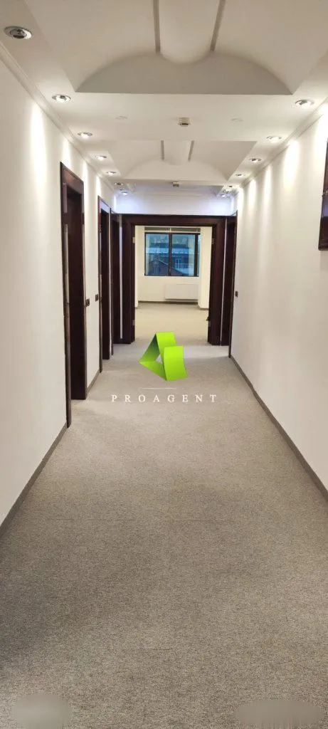 Rent, office space, 235m², Medijana, Niš