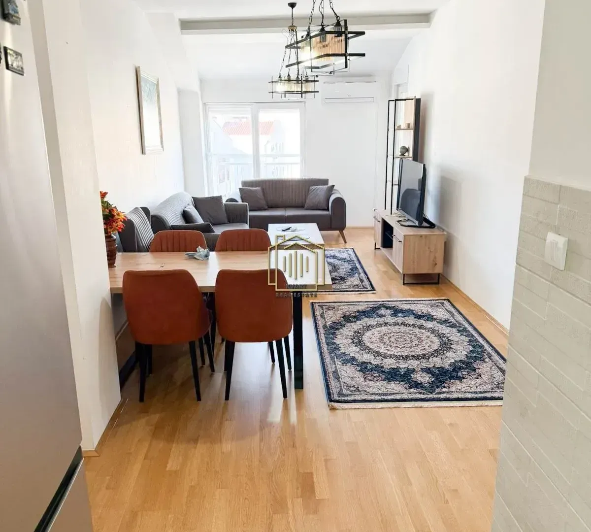 Izdavanje, dvosoban stan, 75m², Ljubović, Podgorica