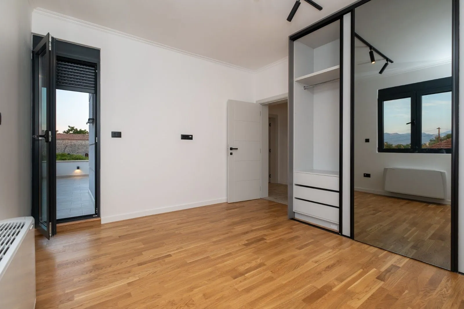 Rent, house, 180m², Gornja Gorica, Podgorica