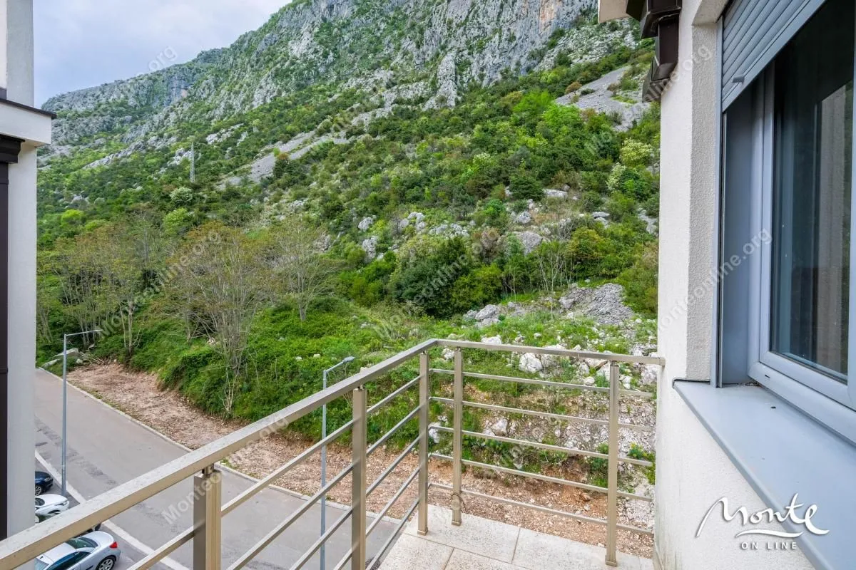 Prodaja, trosoban stan, 103m², Dobrota, Kotor