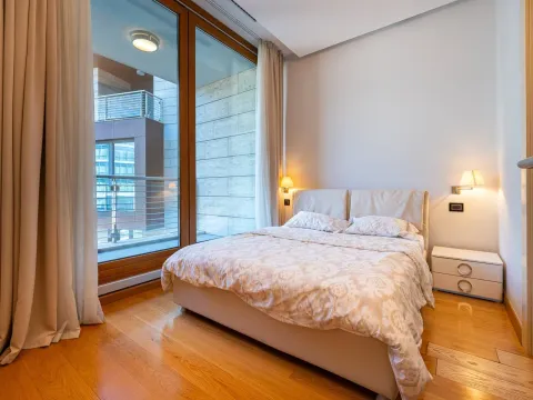 Rent, two bedroom apartment, 88m², Kod Capital Plaze, Podgorica - image 8