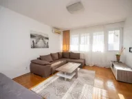 Prodaja, trosoban stan, 92m², Baston, Podgorica - image 1